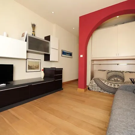 Mini Miro Five Stars House * 니스